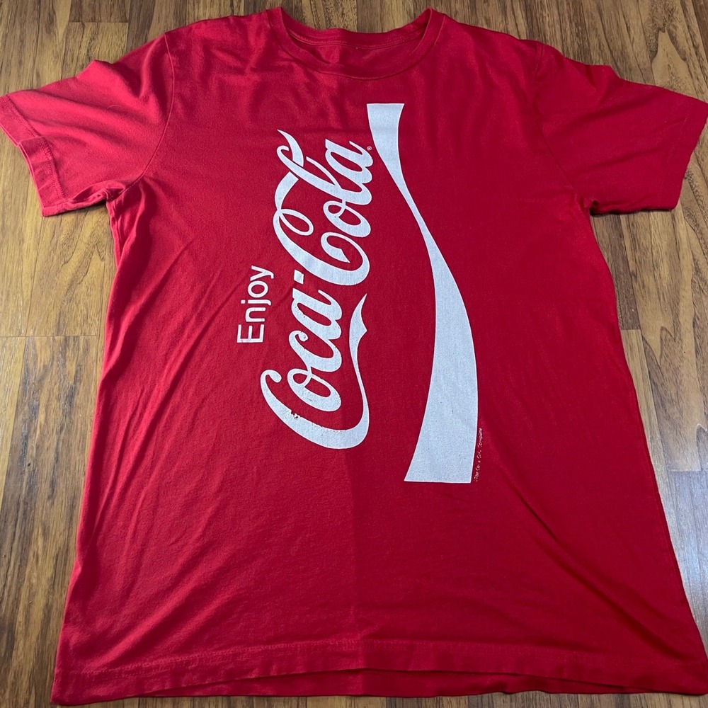 Coca-Cola Graphic T-Shirt Mens Medium Red Enjoy Coke Logo Short Sleeve Cotton